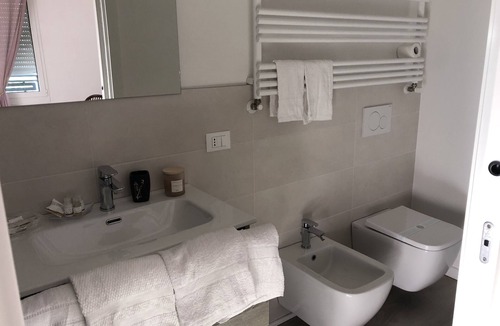 Buon Pastore-Sant'Agnese-San Damaso Bed & Breakfast | 2 Bedroom Bed & breakfast in Modena