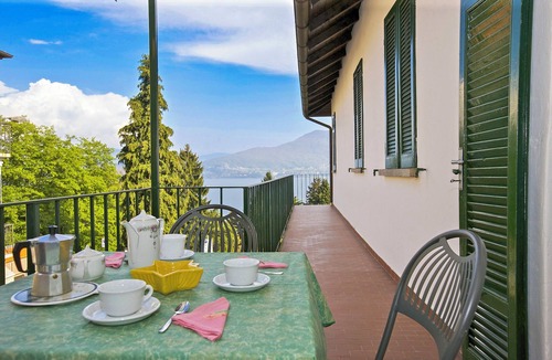 Gonte Apartment | 2-room apartment with balcony and beautiful view of the lake