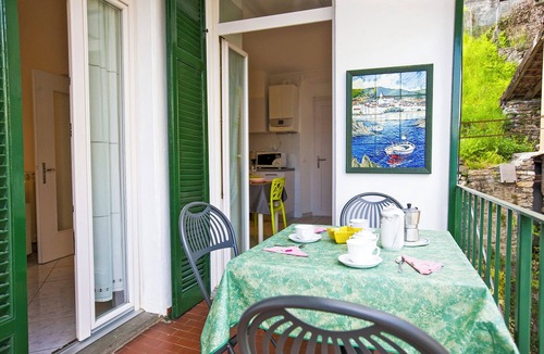 Gonte Apartment | 2-room apartment with balcony and beautiful view of the lake