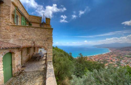 Borgio Verezzi Apartment | 200 m² Apartment ∙ 5 bedrooms ∙ 9 guests