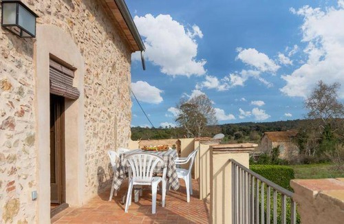 Sant Jordi Desvalls House | 200 m² House ∙ 4 bedrooms ∙ 9 guests