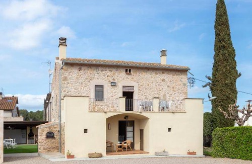 Sant Jordi Desvalls House | 200 m² House ∙ 4 bedrooms ∙ 9 guests