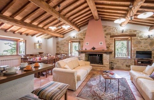 Todi House | 200 m² Maisonette ∙ 5 bedrooms ∙ 9 guests