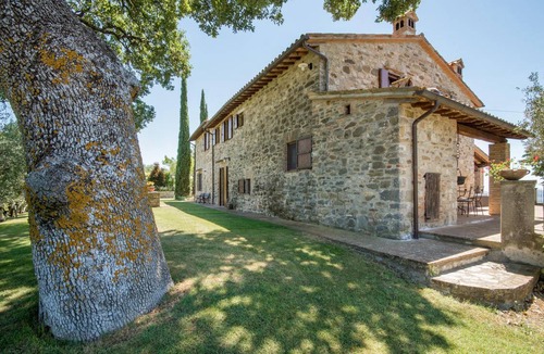 Todi House | 200 m² Maisonette ∙ 5 bedrooms ∙ 9 guests