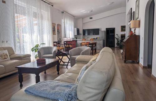 Cassina de' Pecchi Apartment | 200 m² Serviced apartment ∙ 4 bedrooms ∙ 8 guests