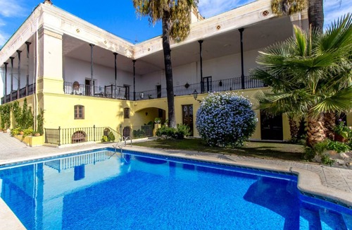 Banyeres del Penedes Villa | 2000 m² Villa ∙ 15 bedrooms ∙ 39 guests