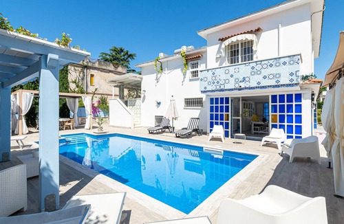 Laura House | 210 m² House ∙ 4 bedrooms ∙ 9 guests