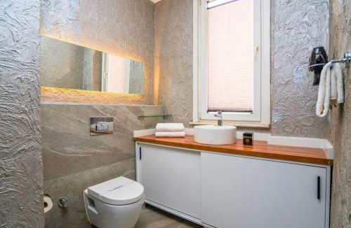 Pendik District Hotel | 216 Silver Suite