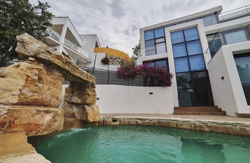 Llanca Villa | 250 m² Villa ∙ 4 bedrooms ∙ 8 guests