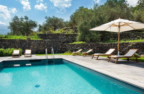 Rovittello Villa | 250 m² Villa ∙ 5 bedrooms ∙ 10 guests