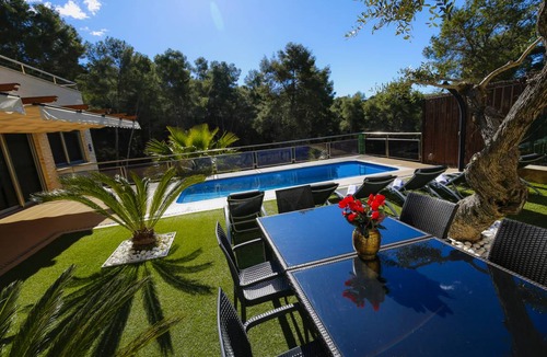 Tamarit Villa | 250 m² Villa ∙ 5 bedrooms ∙ 12 guests