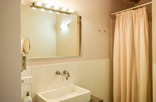 Besalu Apartment | 252 m² Apartment ∙ 3 bedrooms ∙ 8 guests