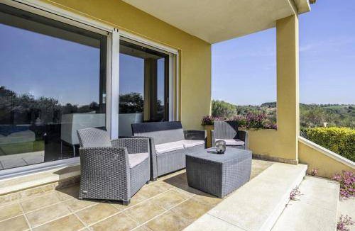 Canovelles House | 280 m² House ∙ 4 bedrooms ∙ 10 guests