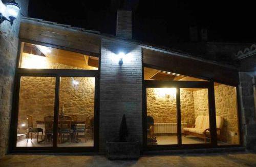 Freixenet House | 280 m² House ∙ 3 bedrooms ∙ 10 guests
