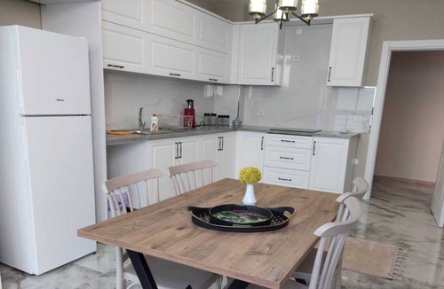 Yomra Apartment | 3+1 top-floor apartment unit with a nice sea view in a central location