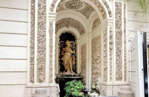 Rione IV Campo Marzio Apartment | 3 Bedroom Apartment with a Crisp Modern Twist in Palazzo Boncompagni