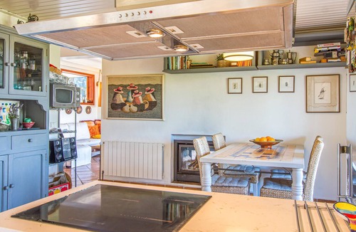 Trencall House | 3 bedroom pet friendly home in Trencall