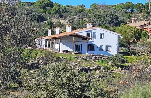Valdemorillo House | 30 min from Madrid ideal for family reunions, retreats, workshops .