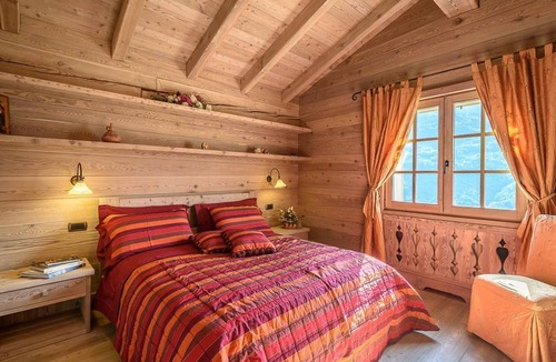 Grosotto Ski Chalet | 300 m² Chalet ∙ 3 bedrooms ∙ 7 guests