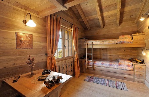 Grosotto Ski Chalet | 300 m² Chalet ∙ 3 bedrooms ∙ 7 guests