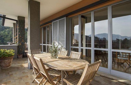 Cernobbio House | 300 m² House ∙ 5 bedrooms ∙ 8 guests