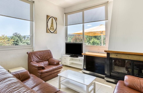 Usall House | 300 m² House ∙ 9 bedrooms ∙ 26 guests