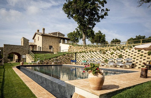 Castelraimondo House | 300 m² House ∙ 5 bedrooms ∙ 18 guests