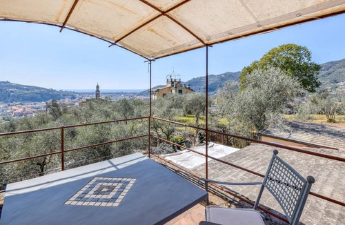 San Salvatore House | 300 m² House ∙ 3 bedrooms ∙ 10 guests