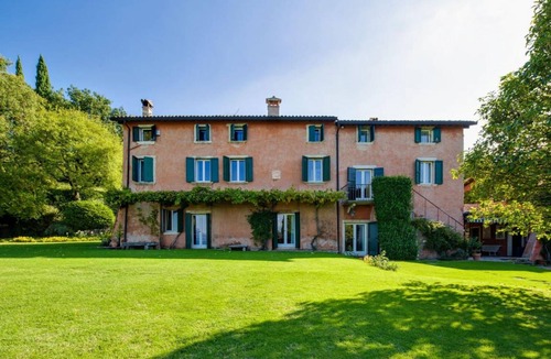 Bardolino Villa | 300 m² Villa ∙ 7 bedrooms ∙ 12 guests
