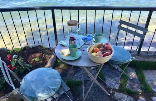 Brezzo di Bedero House | 3½-room house in a sunny location right on the beach