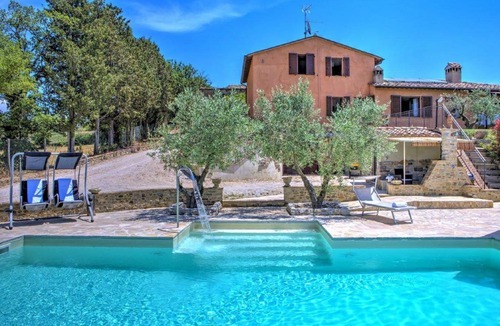 Montone Villa | 330 m² Villa ∙ 6 bedrooms ∙ 12 guests