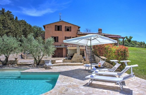 Montone Villa | 330 m² Villa ∙ 6 bedrooms ∙ 12 guests
