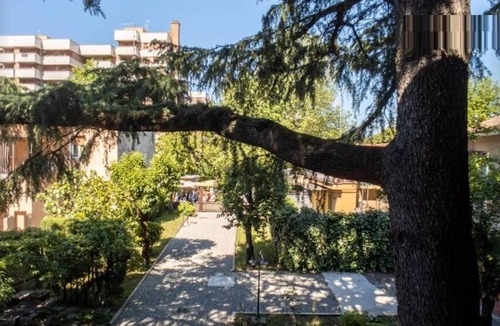 Cologno Monzese Resort | 350 m² Private room ∙ 1 bedroom ∙ 1 guest