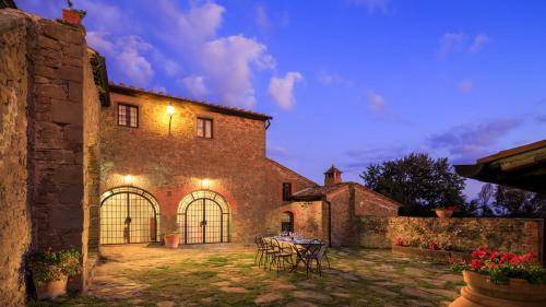 Monte San Savino Villa | 350 m² Villa ∙ 7 bedrooms ∙ 14 guests