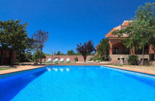 Botarell Villa | 360 m² Villa ∙ 4 bedrooms ∙ 10 guests