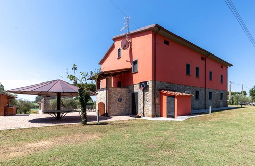 Passignano sul Trasimeno House | 400 m² House ∙ 6 bedrooms ∙ 15 guests