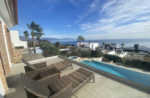 Manilva Villa | 400 m² Villa ∙ 5 bedrooms ∙ 10 guests