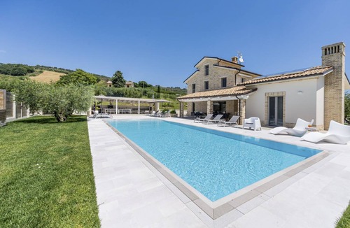 Lapedona Villa | 420 m² Villa ∙ 8 bedrooms ∙ 15 guests