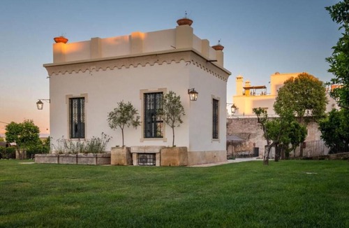 Noha Hotel | 450 m² Hotel ∙ 8 bedrooms ∙ 16 guests