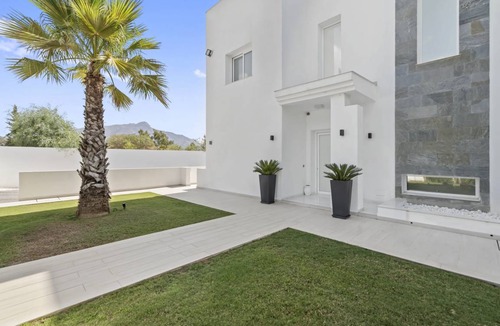 Benahavis Villa | 499 m² Villa ∙ 5 bedrooms ∙ 10 guests