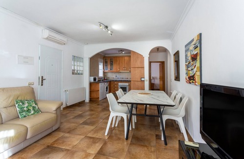 Orihuela Costa Villa | "5 bedroom Villa private Pool and Garden" close to the Sea with Pool & Wi-Fi