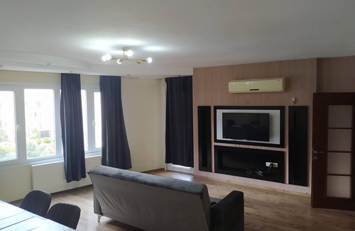 Mezetli Apartment | 5 minutes to Beach. Peaceful City Center 3 BR Family Flat with Park view.