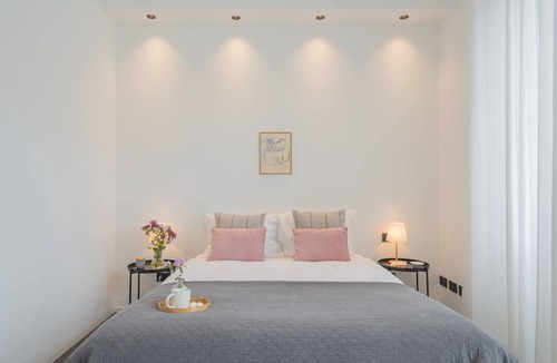 Carate Urio Apartment | 50 m² Apartment ∙ 2 guests