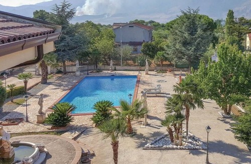 Caccianova Villa | 500 m² Villa ∙ 5 bedrooms ∙ 10 guests