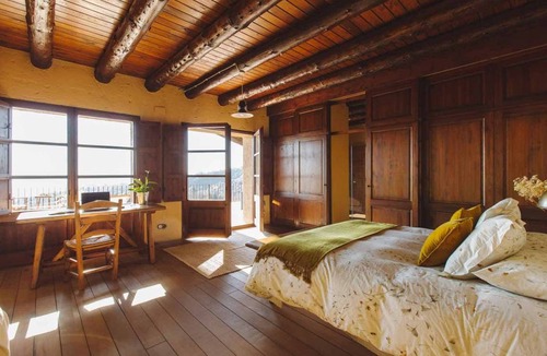 Sant Pere de Torello House | 510 m² Finca ∙ 9 bedrooms ∙ 24 guests