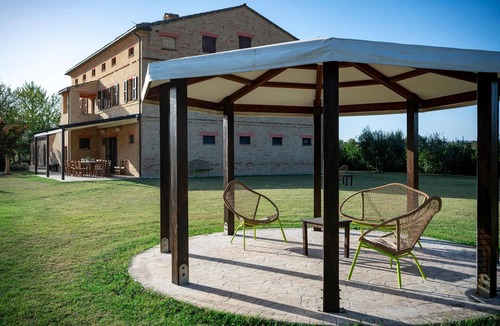 Chiesanuova House | 6 bedroom beautiful home in Treia