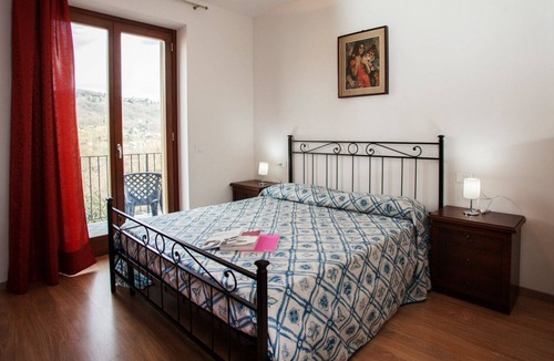 Orta San Giulio House | 6-room house only 100 m from the lake and private beach