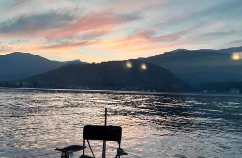Porto Ceresio Boat Rental | 60 m² Houseboat ∙ 1 bedroom ∙ 4 guests