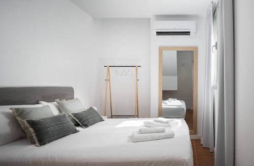 Doctor Barraquer-Grupo Renfe-Policlinico Apartment | 64 m² Apartment ∙ 3 bedrooms ∙ 7 guests