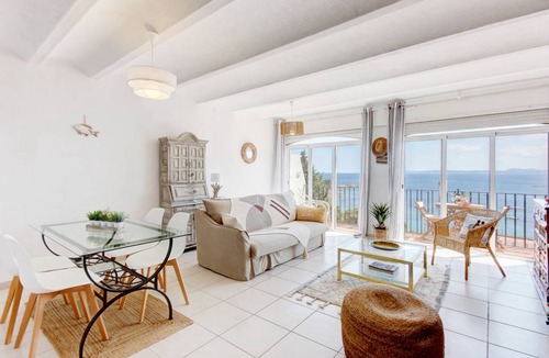 Almadraba-Canyelles Apartment | 66 m² Apartment ∙ 2 bedrooms ∙ 6 guests
